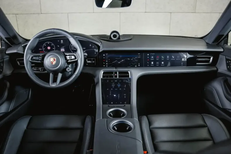 Porsche Taycan din 2024 cu 19.990 km - oferta POR152918 - foto 16