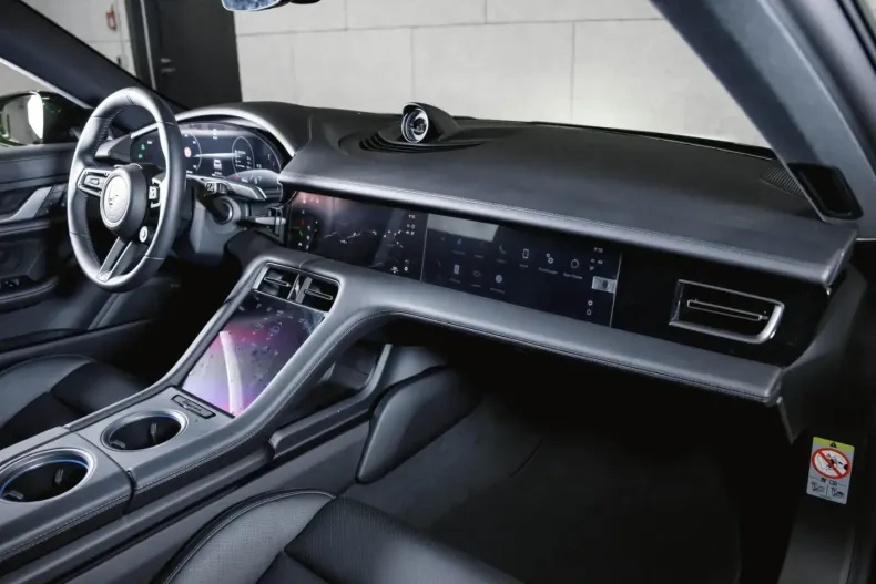 Porsche Taycan din 2024 cu 19.990 km - oferta POR152918 - foto 18