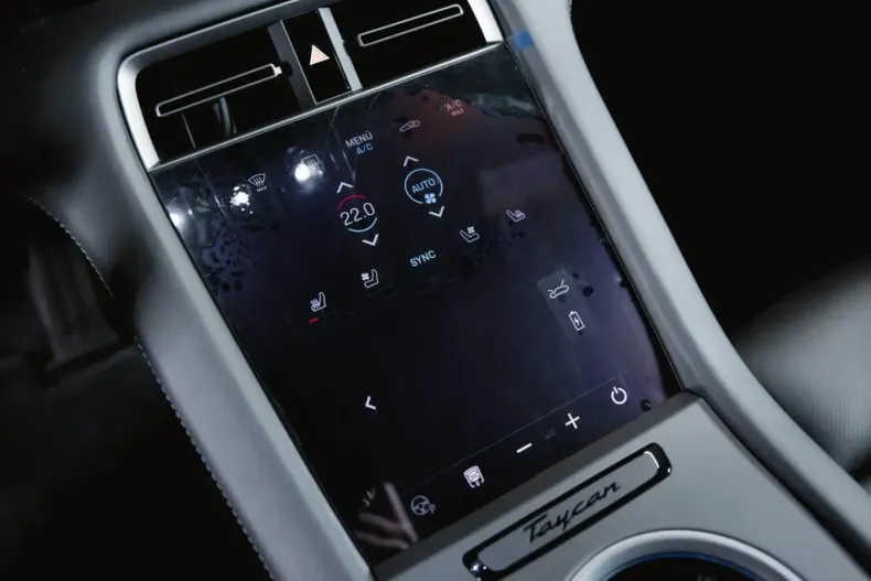 Porsche Taycan din 2024 cu 19.990 km - oferta POR152918 - foto 20