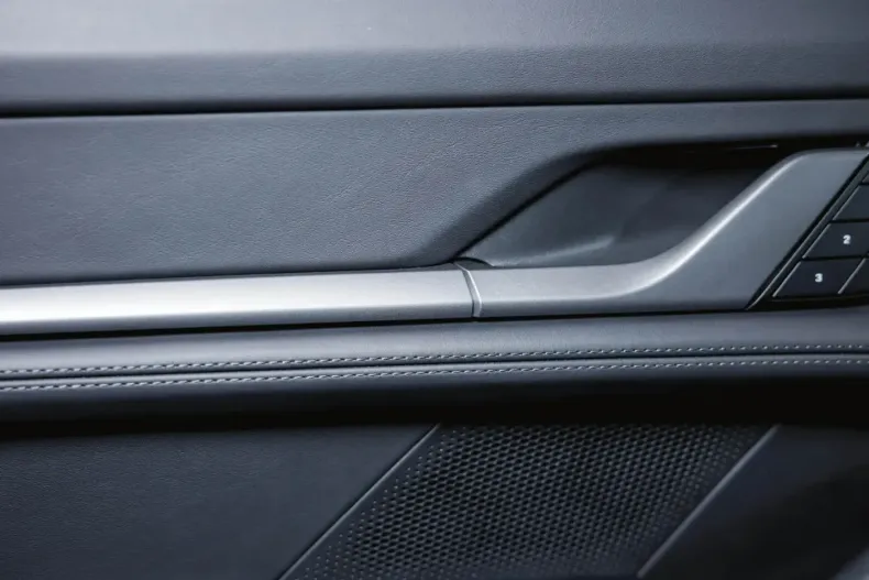 Porsche Taycan din 2024 cu 19.990 km - oferta POR152918 - foto 24