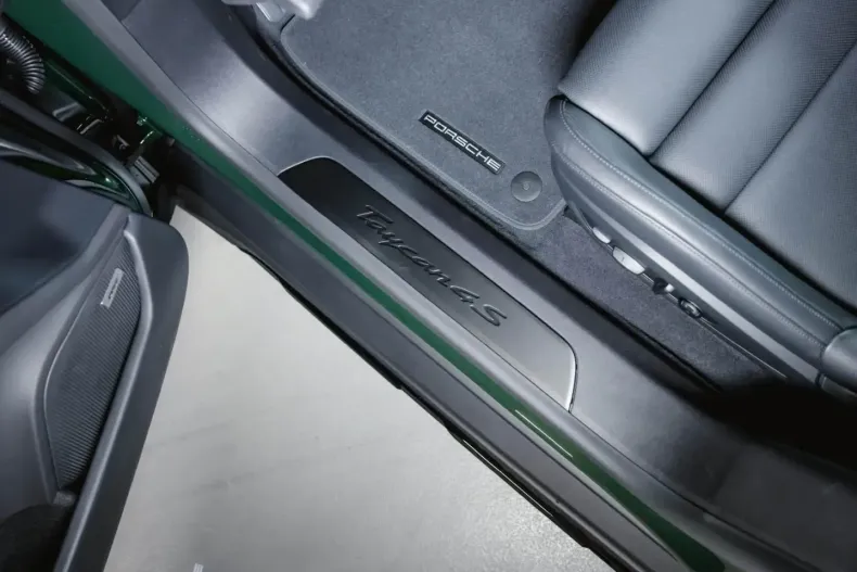 Porsche Taycan din 2024 cu 19.990 km - oferta POR152918 - foto 25