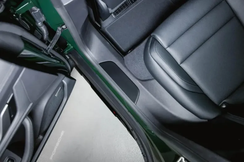 Porsche Taycan din 2024 cu 19.990 km - oferta POR152918 - foto 26