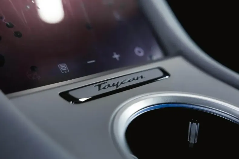 Porsche Taycan din 2024 cu 19.990 km - oferta POR152918 - foto 40