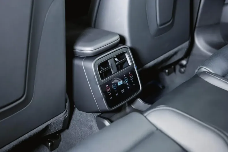 Porsche Taycan din 2024 cu 19.990 km - oferta POR152918 - foto 45