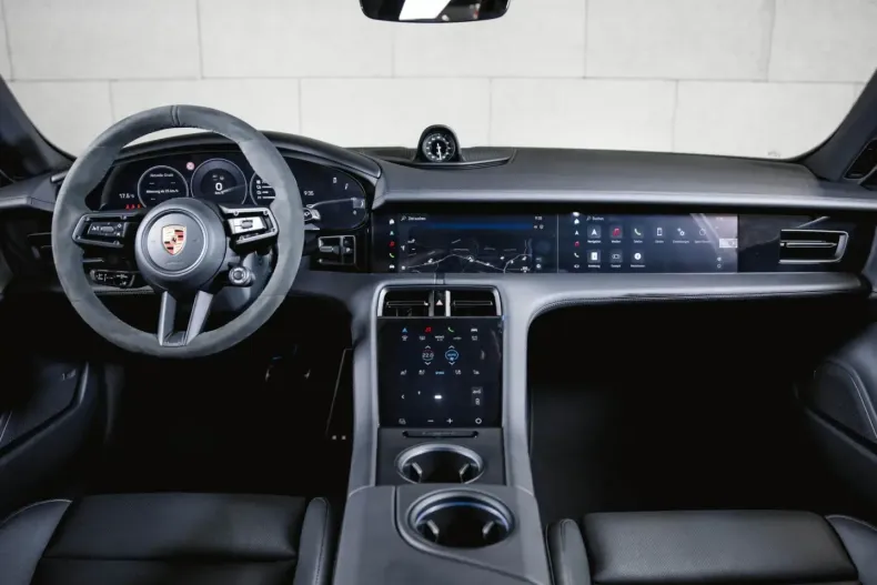 Porsche Taycan din 2024 cu 19.900 km - oferta POR152919 - foto 16