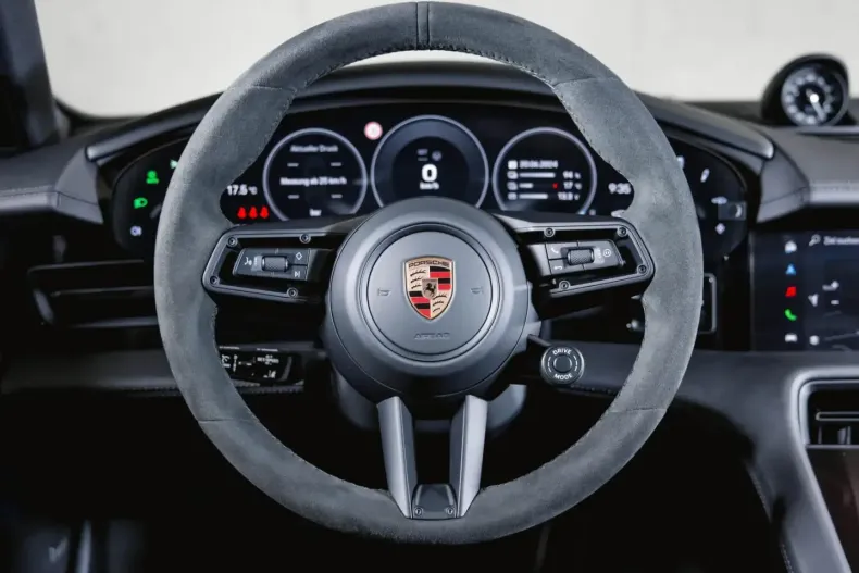 Porsche Taycan din 2024 cu 19.900 km - oferta POR152919 - foto 17