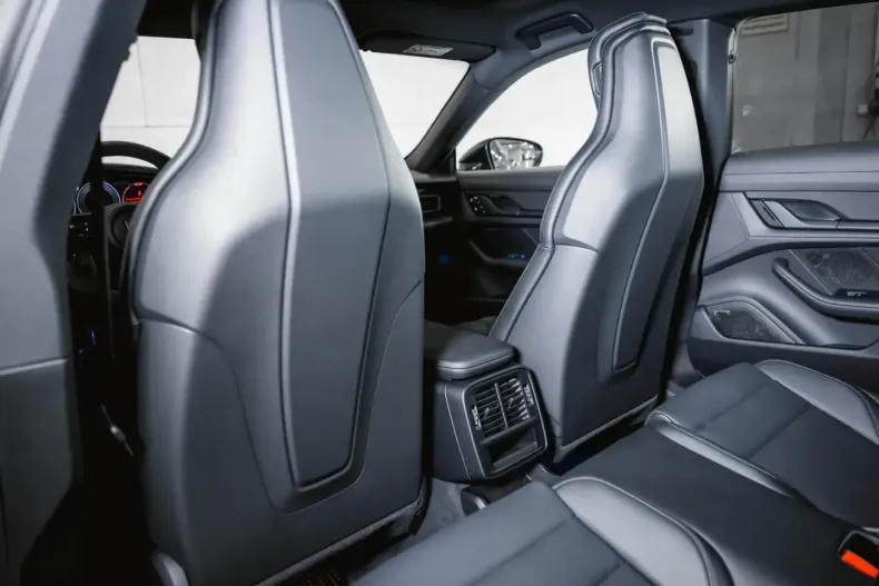 Porsche Taycan din 2024 cu 19.900 km - oferta POR152919 - foto 23