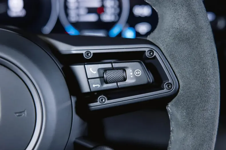 Porsche Taycan din 2024 cu 19.900 km - oferta POR152919 - foto 32