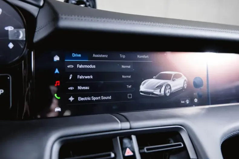 Porsche Taycan din 2024 cu 19.900 km - oferta POR152919 - foto 37