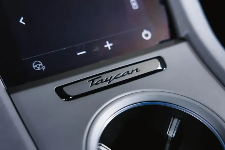 Porsche Taycan din 2024 cu 19.900 km - oferta POR152919 - foto 41