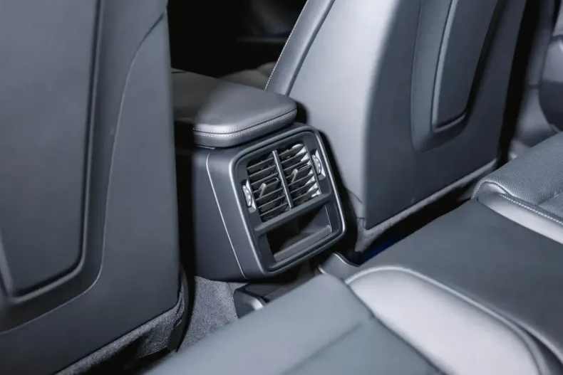 Porsche Taycan din 2024 cu 19.900 km - oferta POR152919 - foto 45