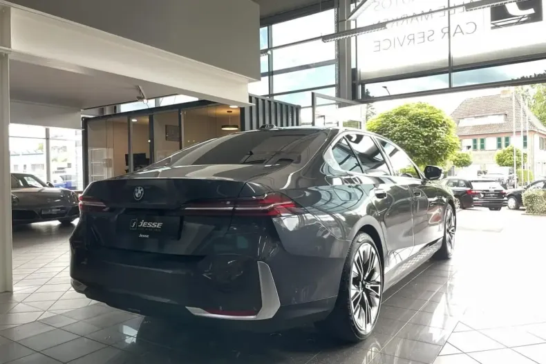 BMW 550 din 2024 cu 12.600 km - oferta BMW152920 - foto 5