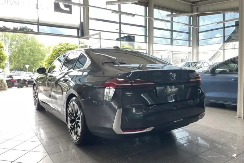 BMW 550 din 2024 cu 12.600 km - oferta BMW152920 - foto 7