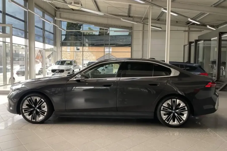 BMW 550 din 2024 cu 12.600 km - oferta BMW152920 - foto 8