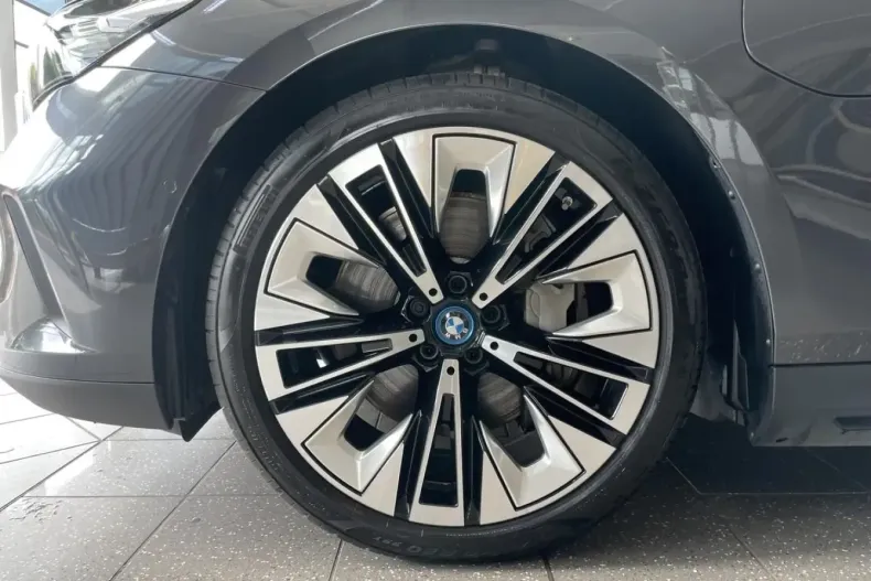 BMW 550 din 2024 cu 12.600 km - oferta BMW152920 - foto 18