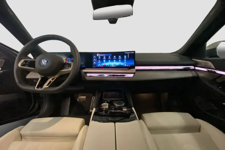 BMW 550 din 2025 cu 23.297 km - oferta BMW152921 - foto 11