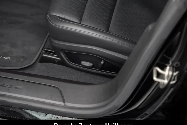 Porsche Taycan din 2024 cu 14.950 km - oferta POR152922 - foto 21