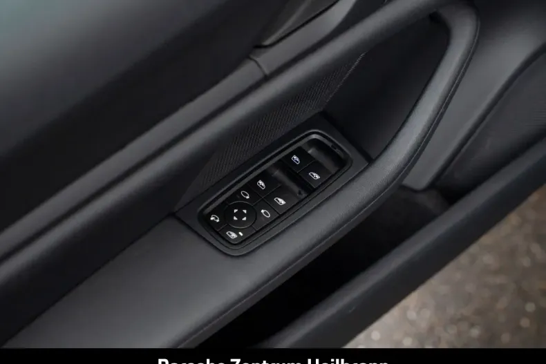 Porsche Taycan din 2024 cu 14.950 km - oferta POR152922 - foto 22