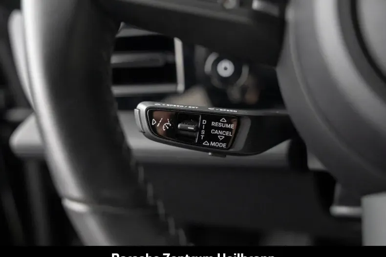 Porsche Taycan din 2024 cu 14.950 km - oferta POR152922 - foto 28