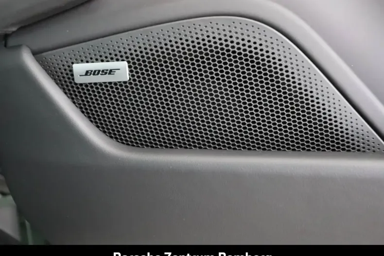 Porsche Taycan din 2024 cu 22.900 km - oferta POR152923 - foto 20