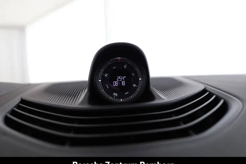 Porsche Taycan din 2024 cu 22.900 km - oferta POR152923 - foto 24