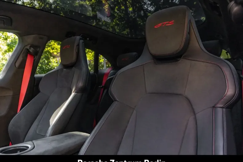 Porsche Taycan din 2024 cu 15.932 km - oferta POR152924 - foto 5