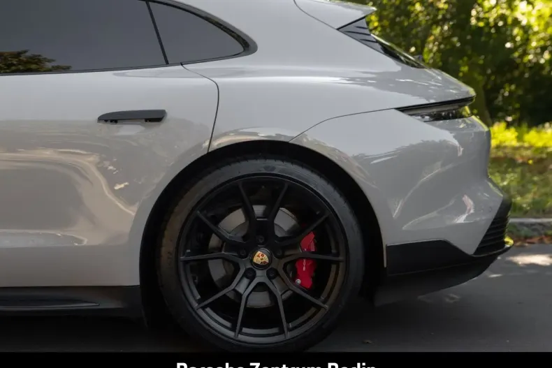 Porsche Taycan din 2024 cu 15.932 km - oferta POR152924 - foto 16