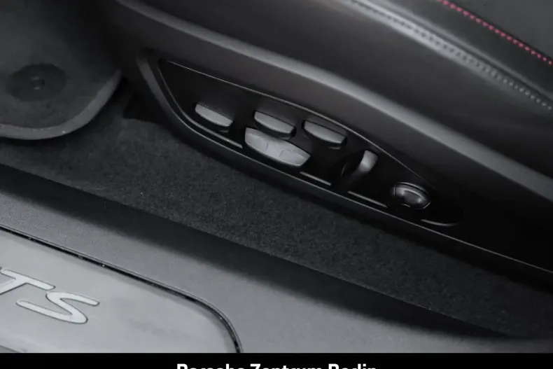 Porsche Taycan din 2024 cu 15.932 km - oferta POR152924 - foto 19