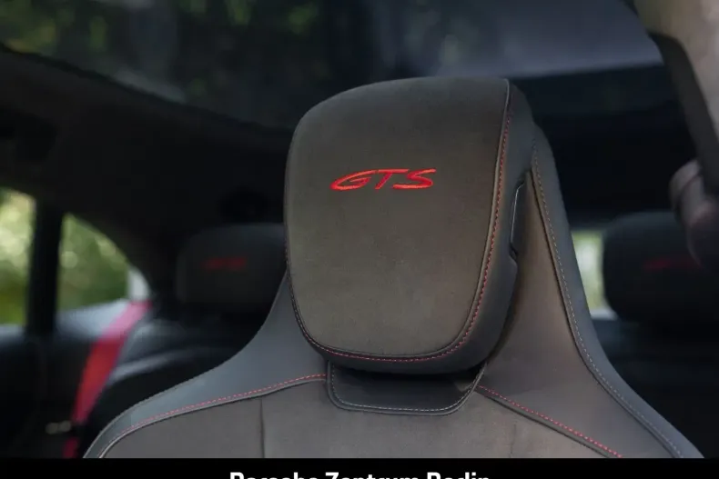 Porsche Taycan din 2024 cu 15.932 km - oferta POR152924 - foto 24