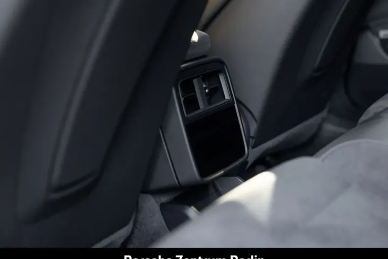 Porsche Taycan din 2024 cu 15.932 km - oferta POR152924 - foto 25