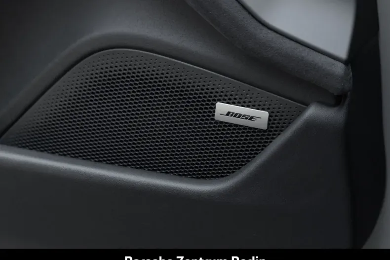 Porsche Taycan din 2024 cu 15.932 km - oferta POR152924 - foto 26