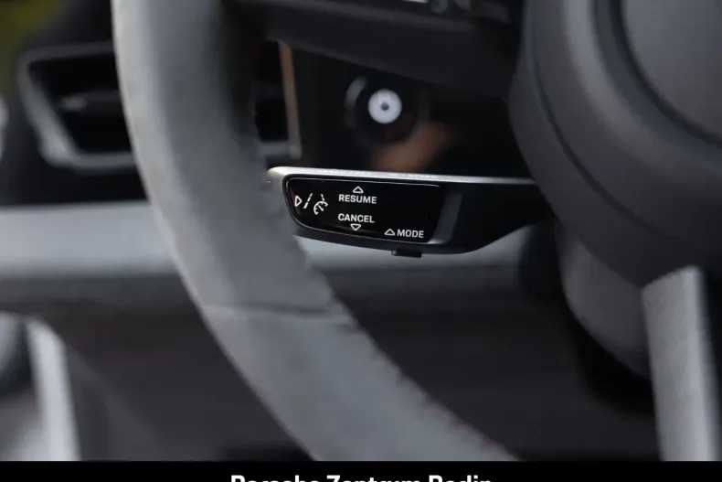 Porsche Taycan din 2024 cu 15.932 km - oferta POR152924 - foto 30