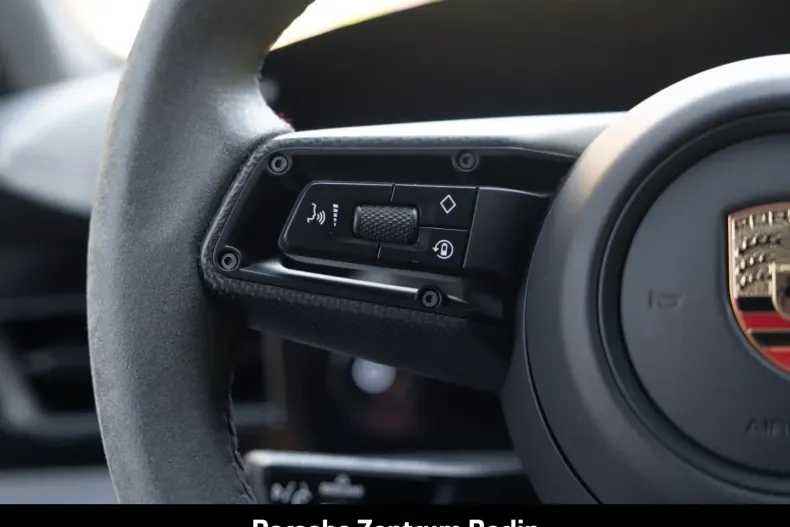 Porsche Taycan din 2024 cu 15.932 km - oferta POR152924 - foto 31