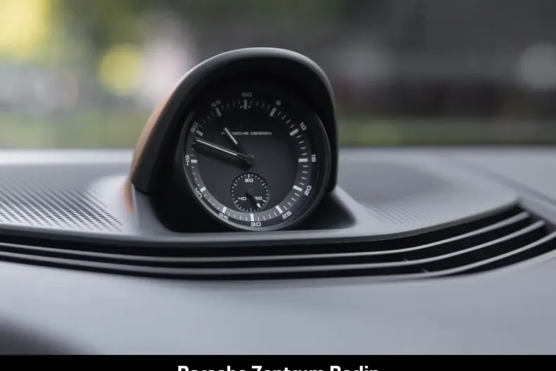 Porsche Taycan din 2024 cu 15.932 km - oferta POR152924 - foto 32