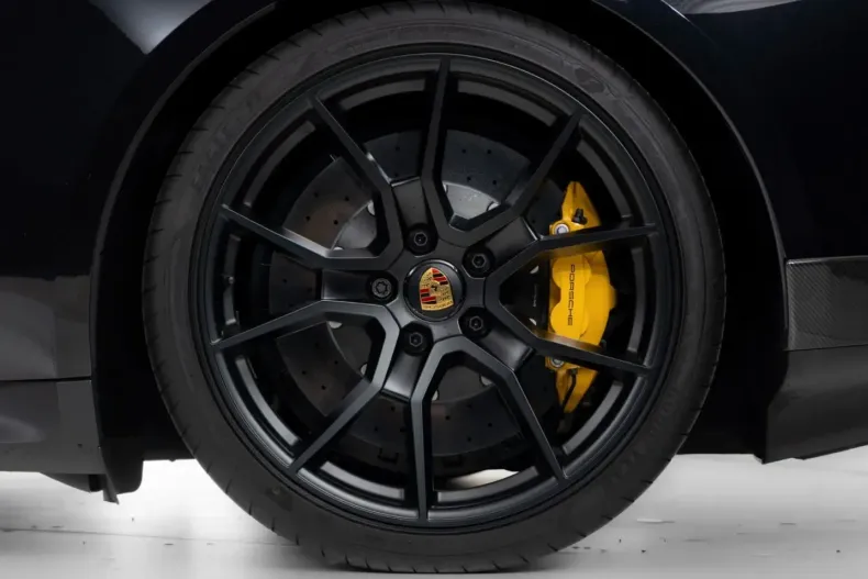 Porsche Taycan din 2024 cu 21.235 km - oferta POR152925 - foto 3