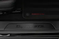 Porsche Taycan din 2024 cu 21.235 km - oferta POR152925 - foto 22