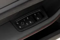 Porsche Taycan din 2024 cu 21.235 km - oferta POR152925 - foto 33