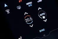 Porsche Taycan din 2024 cu 21.235 km - oferta POR152925 - foto 37