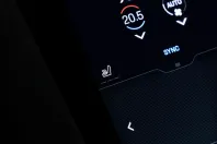 Porsche Taycan din 2024 cu 21.235 km - oferta POR152925 - foto 38