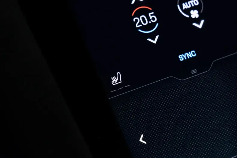 Porsche Taycan din 2024 cu 21.235 km - oferta POR152925 - foto 38