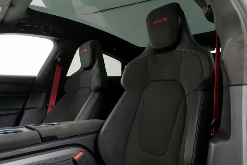 Porsche Taycan din 2024 cu 21.235 km - oferta POR152925 - foto 45