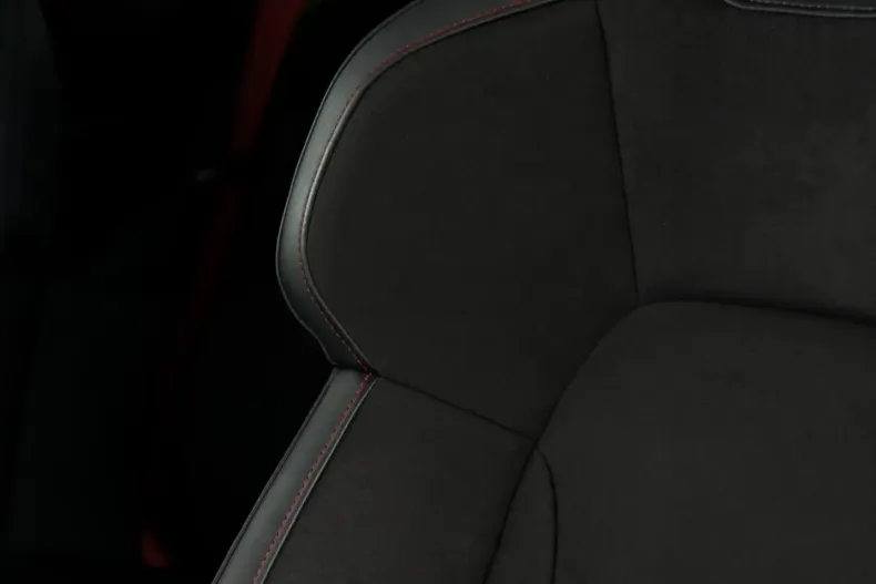 Porsche Taycan din 2024 cu 21.235 km - oferta POR152925 - foto 47