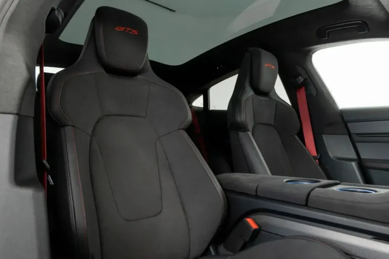 Porsche Taycan din 2024 cu 21.235 km - oferta POR152925 - foto 48