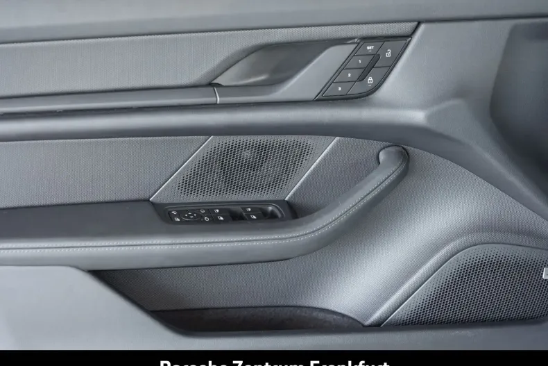 Porsche Taycan din 2024 cu 26.900 km - oferta POR152930 - foto 26