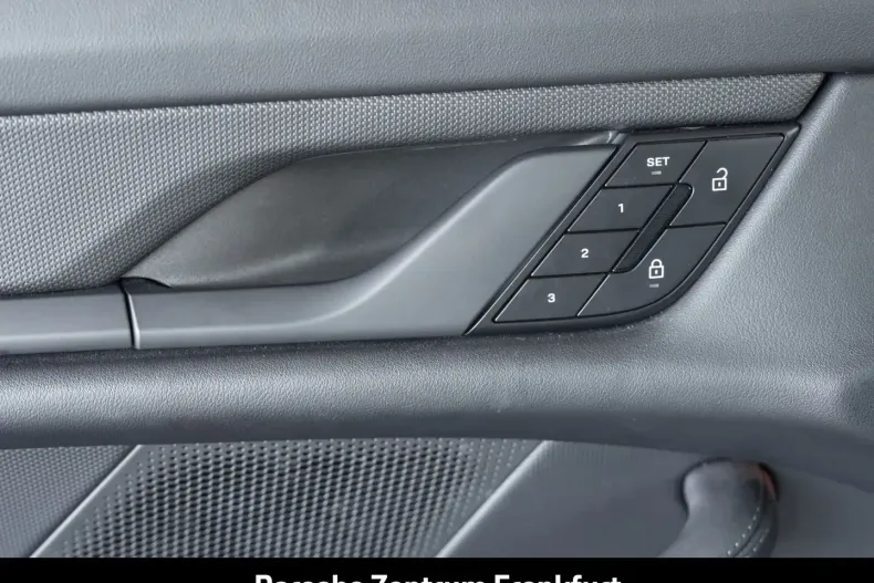 Porsche Taycan din 2024 cu 26.900 km - oferta POR152930 - foto 30