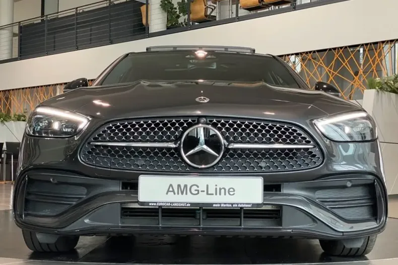 Mercedes-Benz C 300 din 2023 cu 48.617 km - oferta MER152931 - foto 4