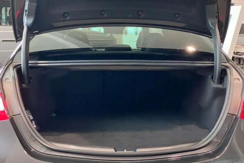 Mercedes-Benz C 300 din 2023 cu 48.617 km - oferta MER152931 - foto 26