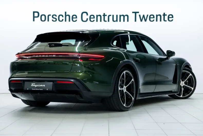 Porsche Taycan din 2024 cu 28.574 km - oferta POR152932 - foto 3