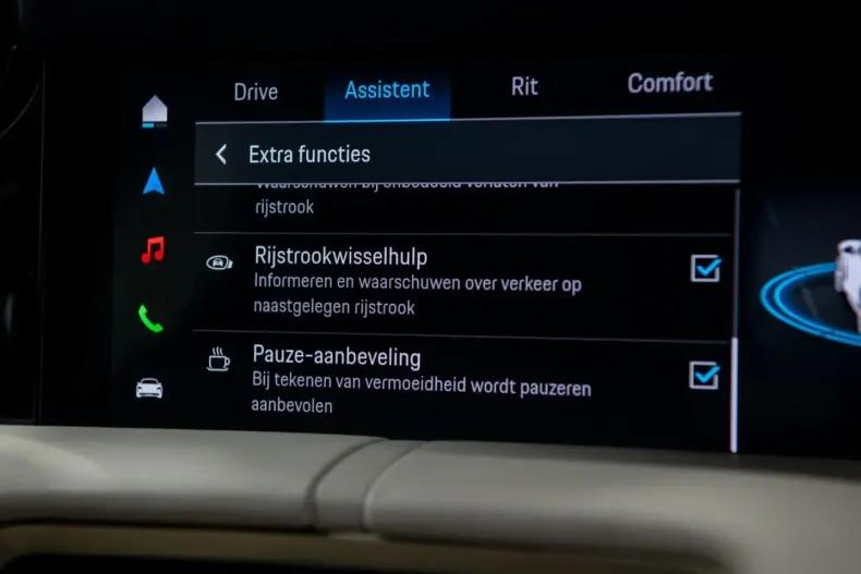 Porsche Taycan din 2024 cu 28.574 km - oferta POR152932 - foto 26