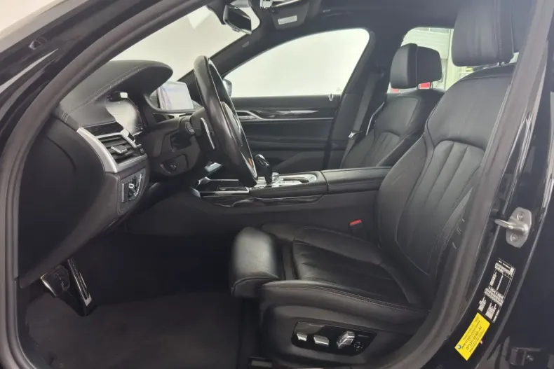 BMW 730 din 2022 cu 87.277 km - oferta BMW152946 - foto 8